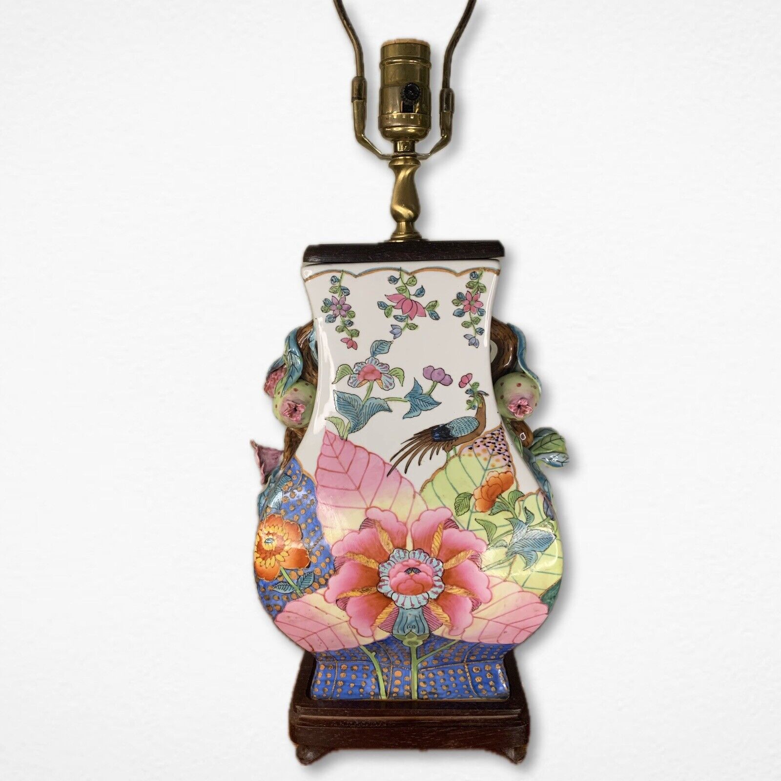 Vintage Guangcai Tobacco Leaf 3D Pomegranate Chinese Porcelain Lamp