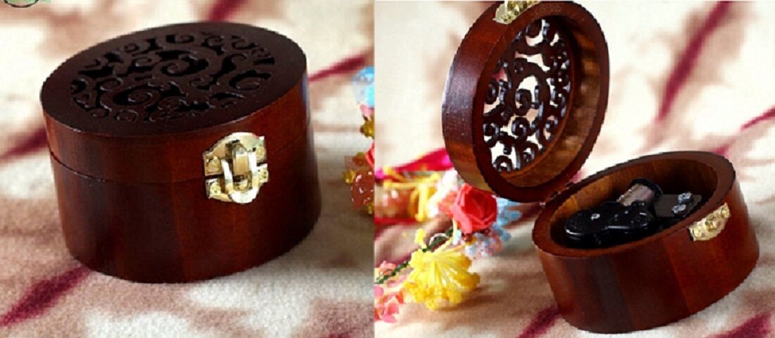 CIRCLE WOOD WIND UP MUSIC BOX :  CLAIR DE LUNE DEBUSSY