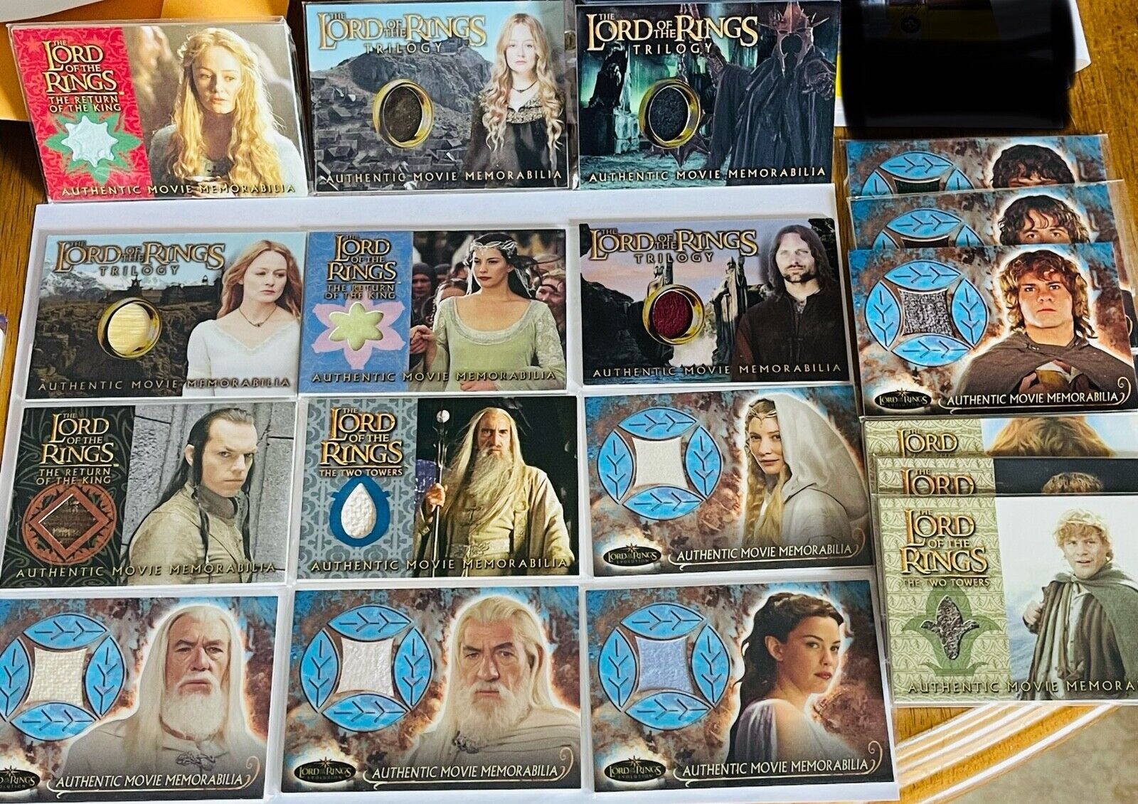 22 Topps Lord of the Rings Authenic movie memorabilia Lot Gandolf Arwen Frodo