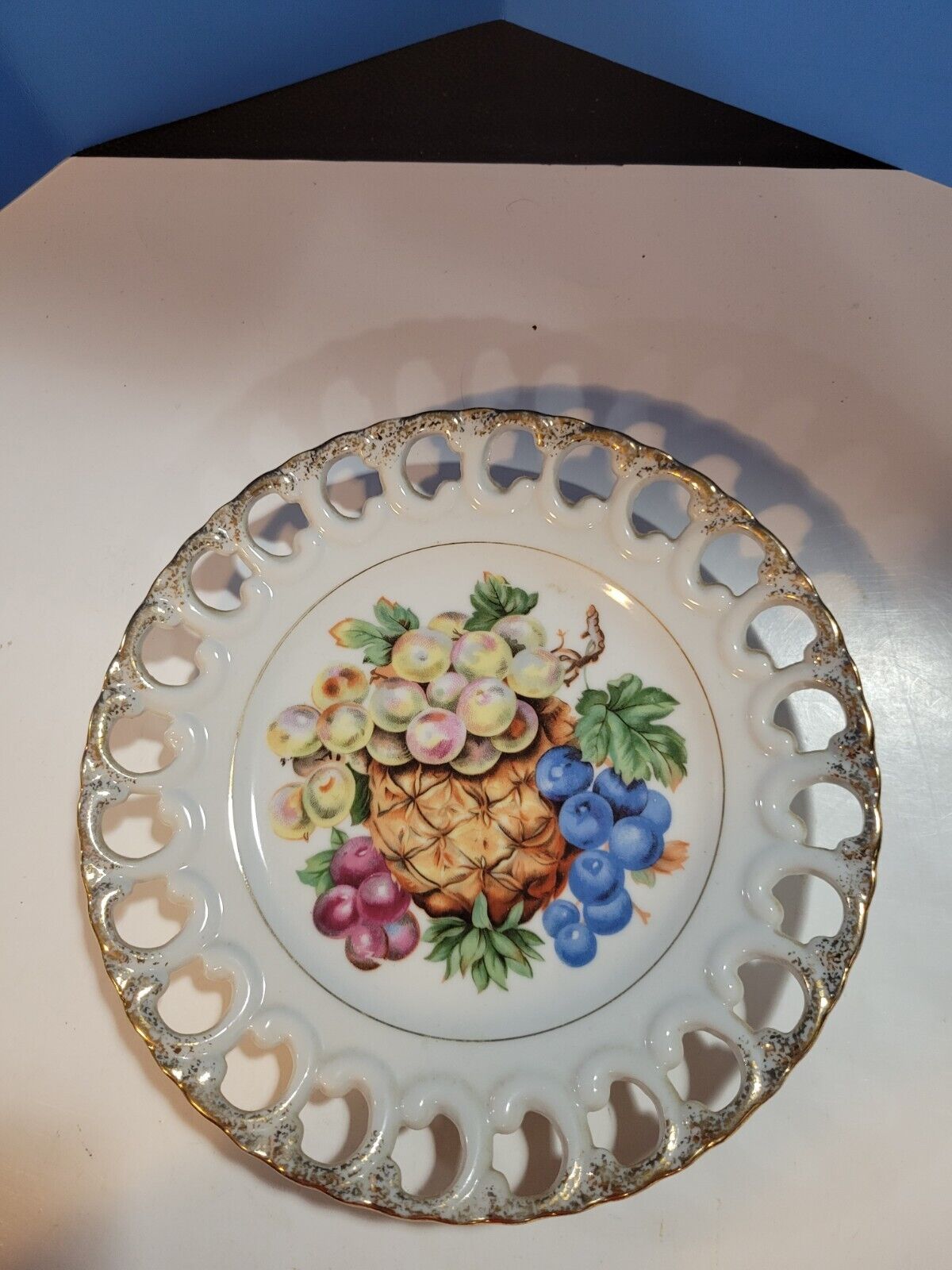 Decorative Reticulated Wall Plate Fruit Theme 8\
