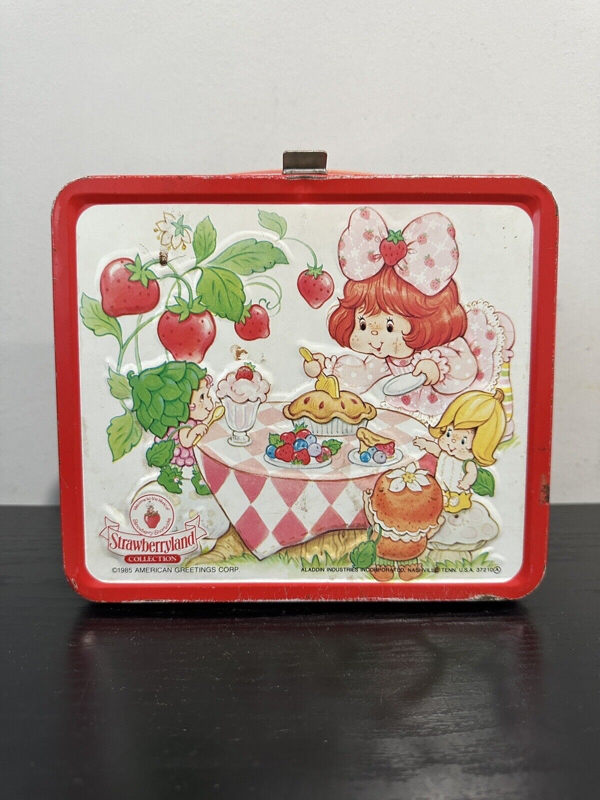 VTG 1985 Strawberry Shortcake Strawberryland Metal Lunch Box