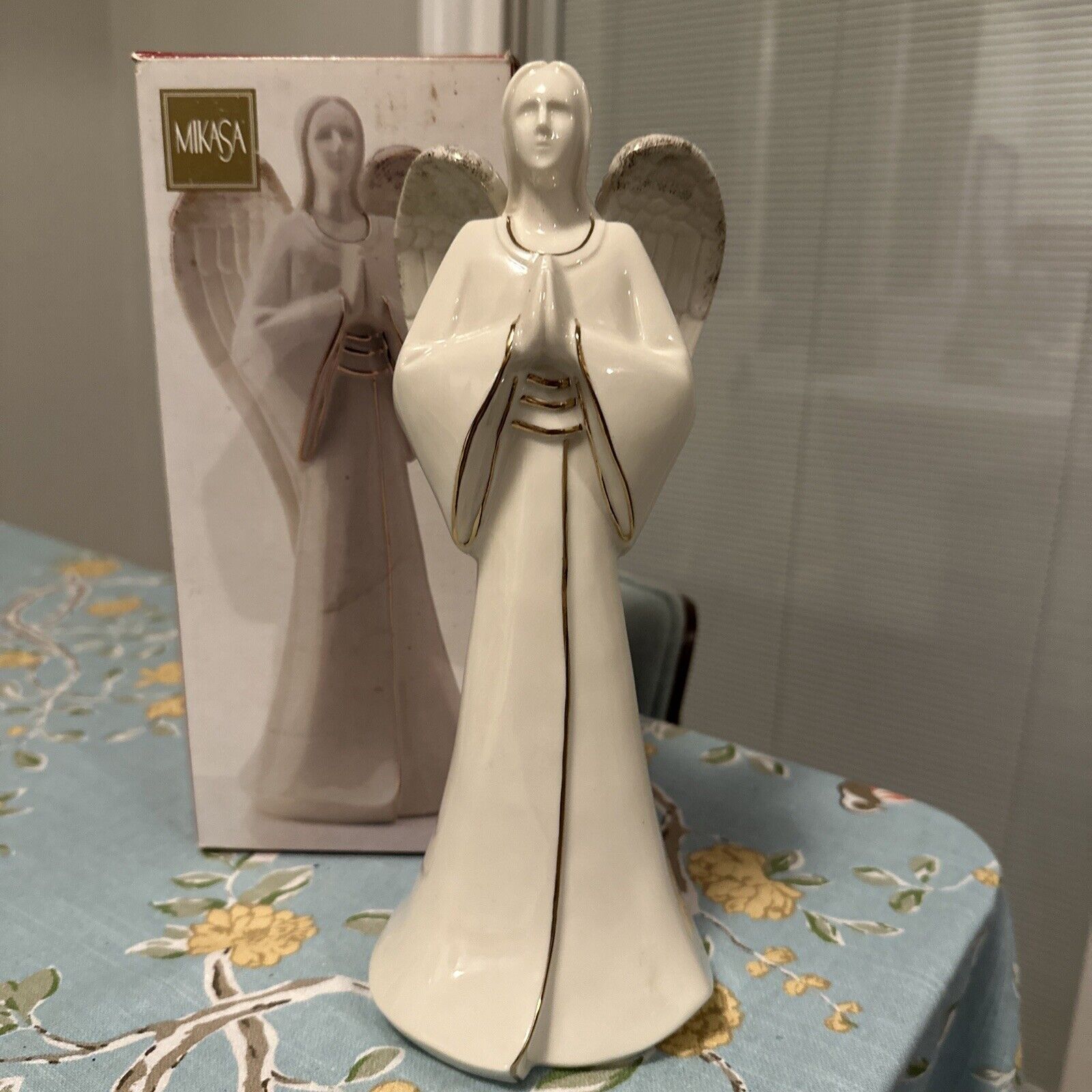 MIKASA Christmas Porcelain Praying Angel Figurine w/ Gold Trim -10 \
