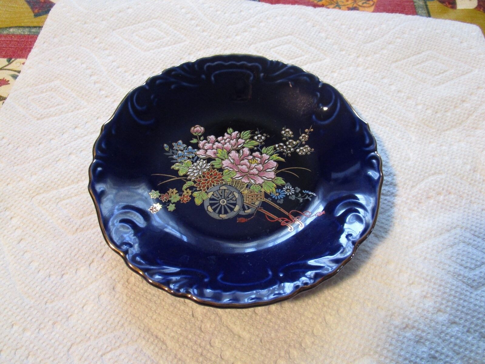 OREINTAL+LOVELY Cobalt Blue Porcelain Trinket Dish With [Wagon and Flowers]