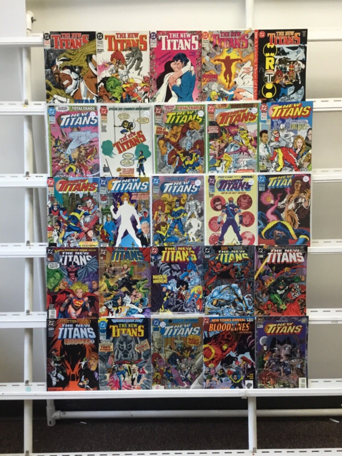 DC Comics New Titans Comic Book Lot of 25