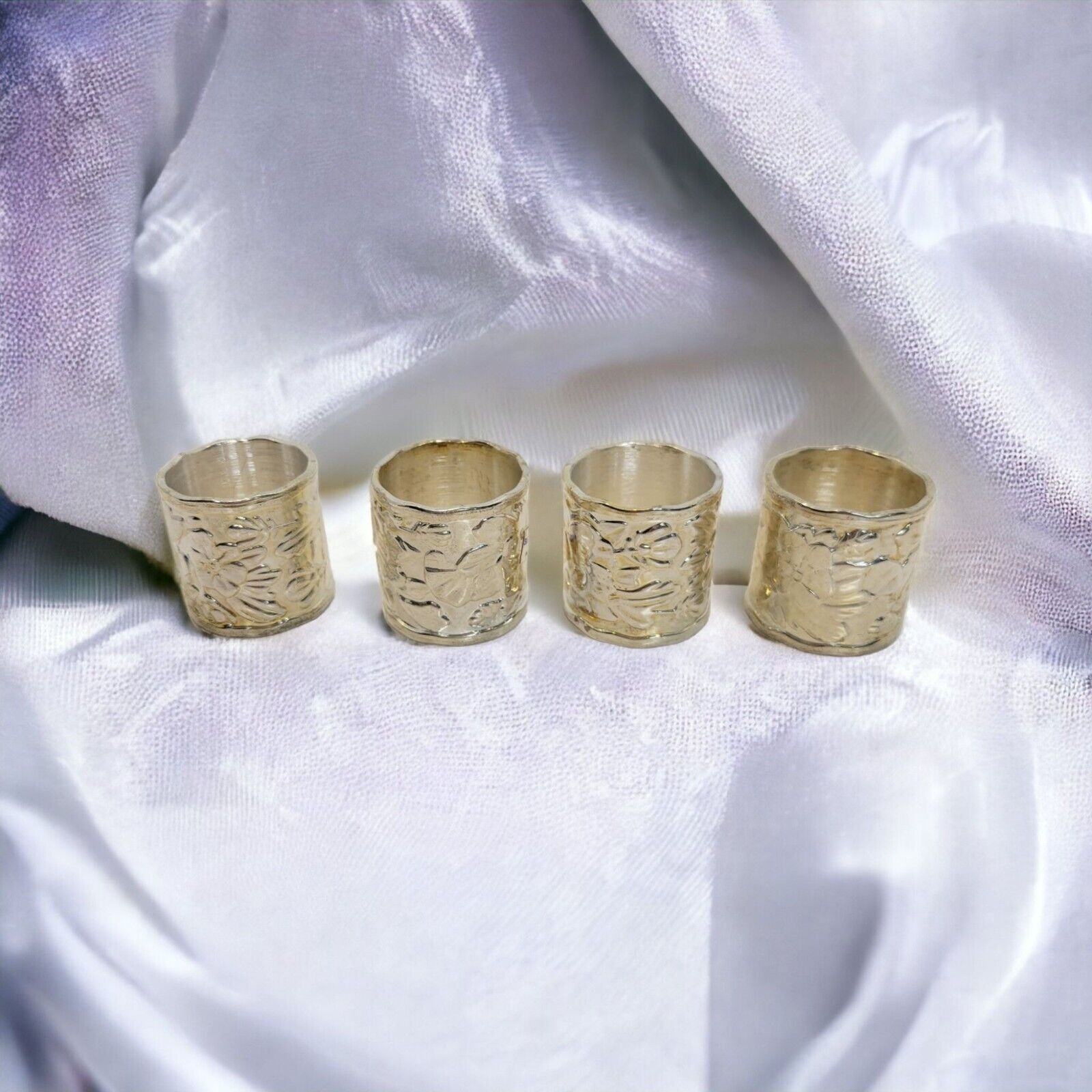 Set of 4 Silver Plated Napkin Rings Etched Floral Design Dining Kitchen