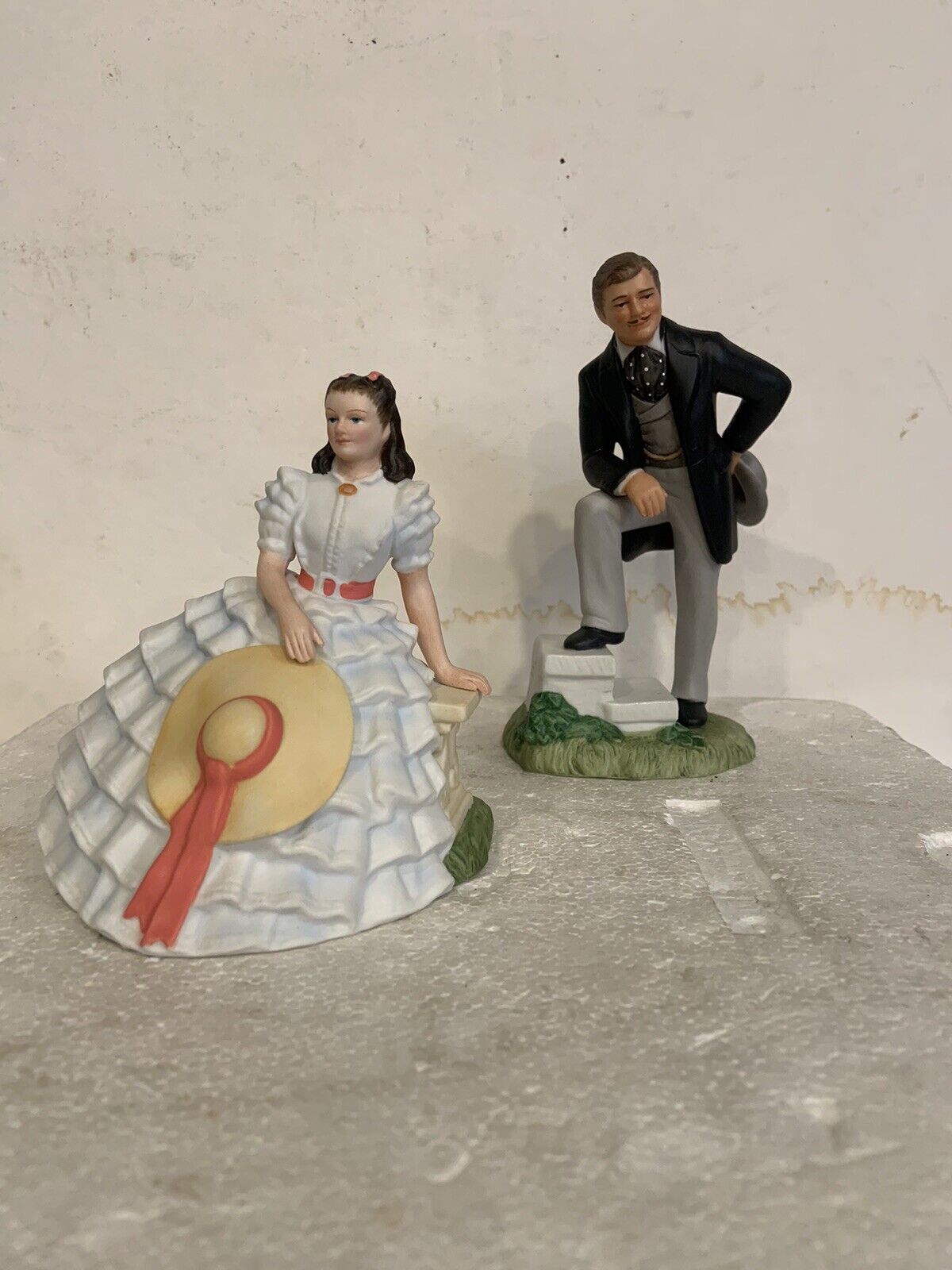 Vintage “Gone With The Wind” Figurines Avon Images Of Hollywood Scarlett & Rhett