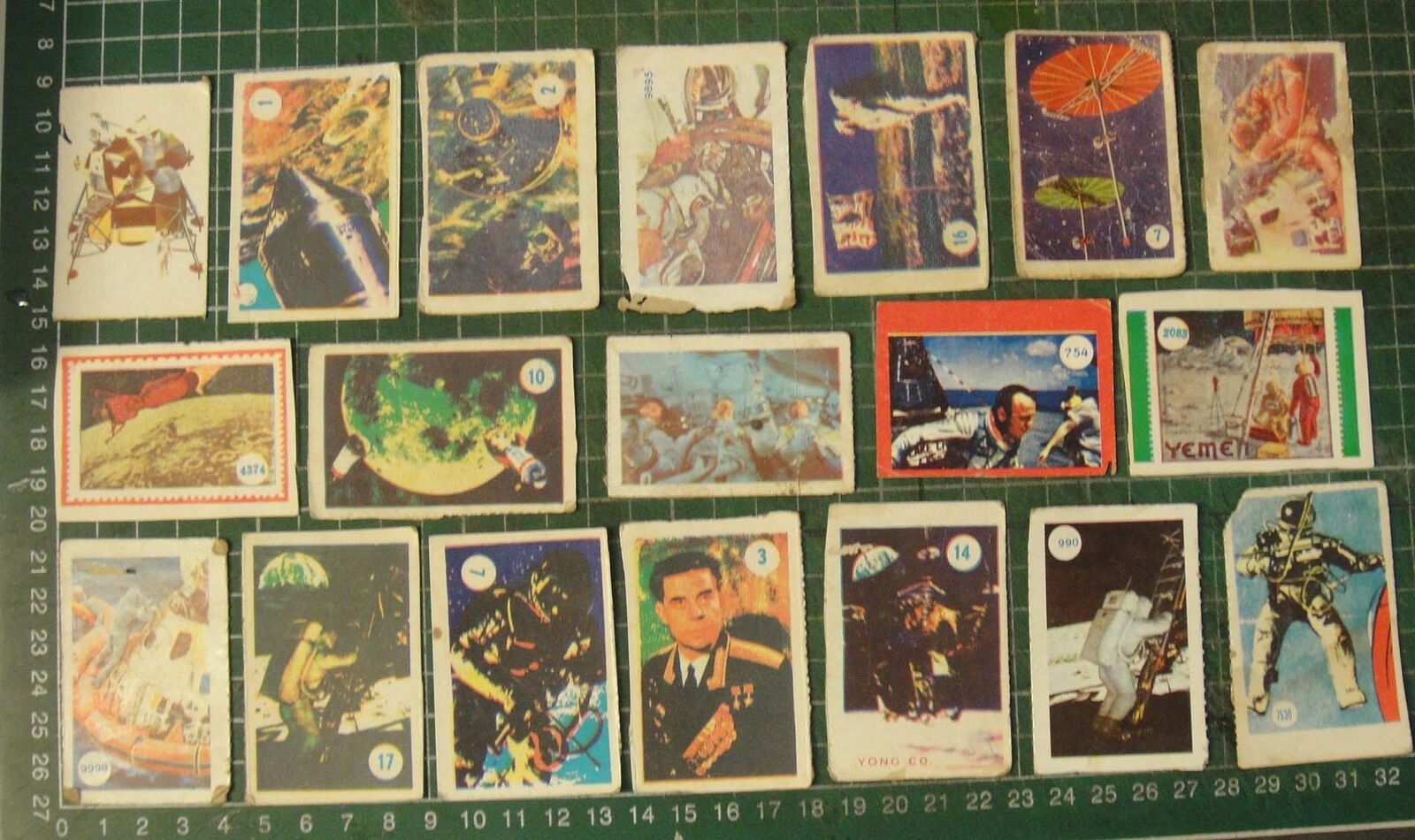 BS1-45) 1970\'s Malaysia Vintage Trading Cards~APOLLO II Space Astronaut Rocket