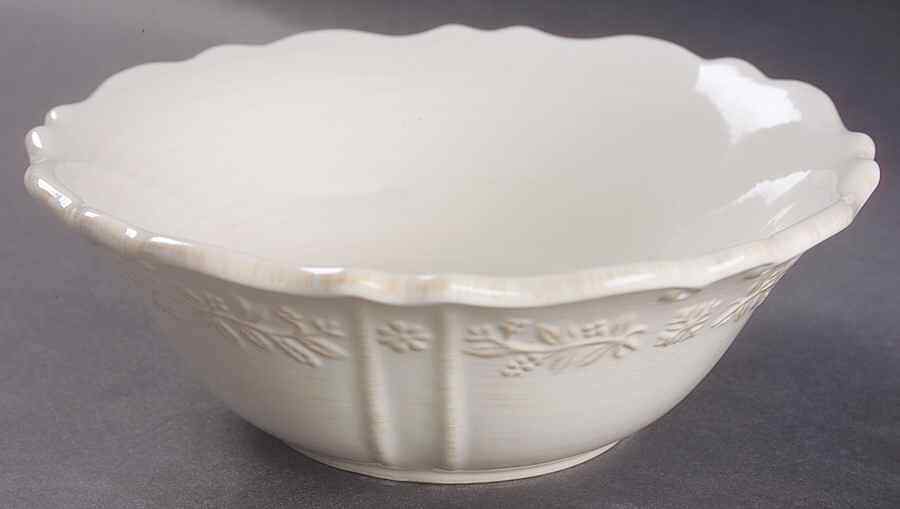 Corning Traditions Embossed White  Soup Cereal Bowl 6150837