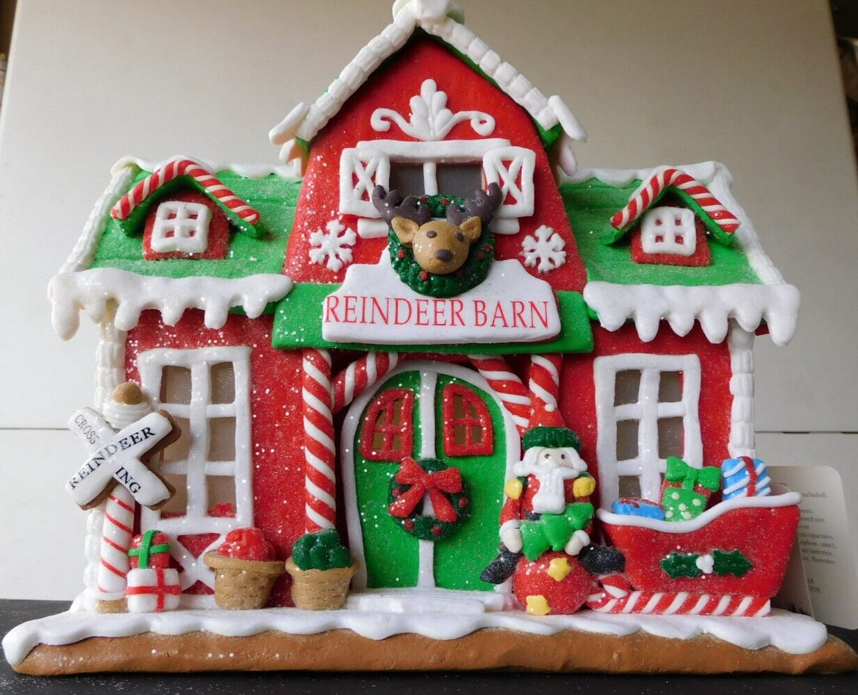 NWT Trimsetter Gingerbread Light Up LED Santa\'s Reindeer Barn House 10.8\