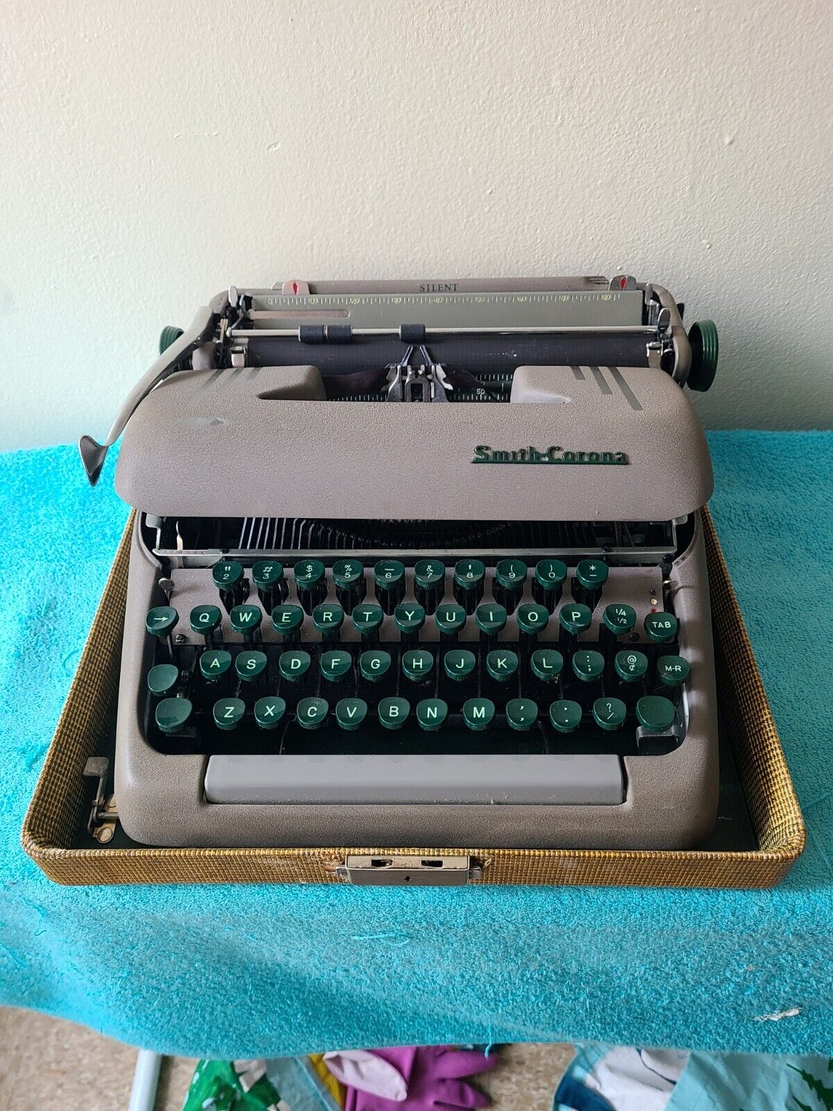 Smith Corona Silent Typewriter with Case 1950's / 