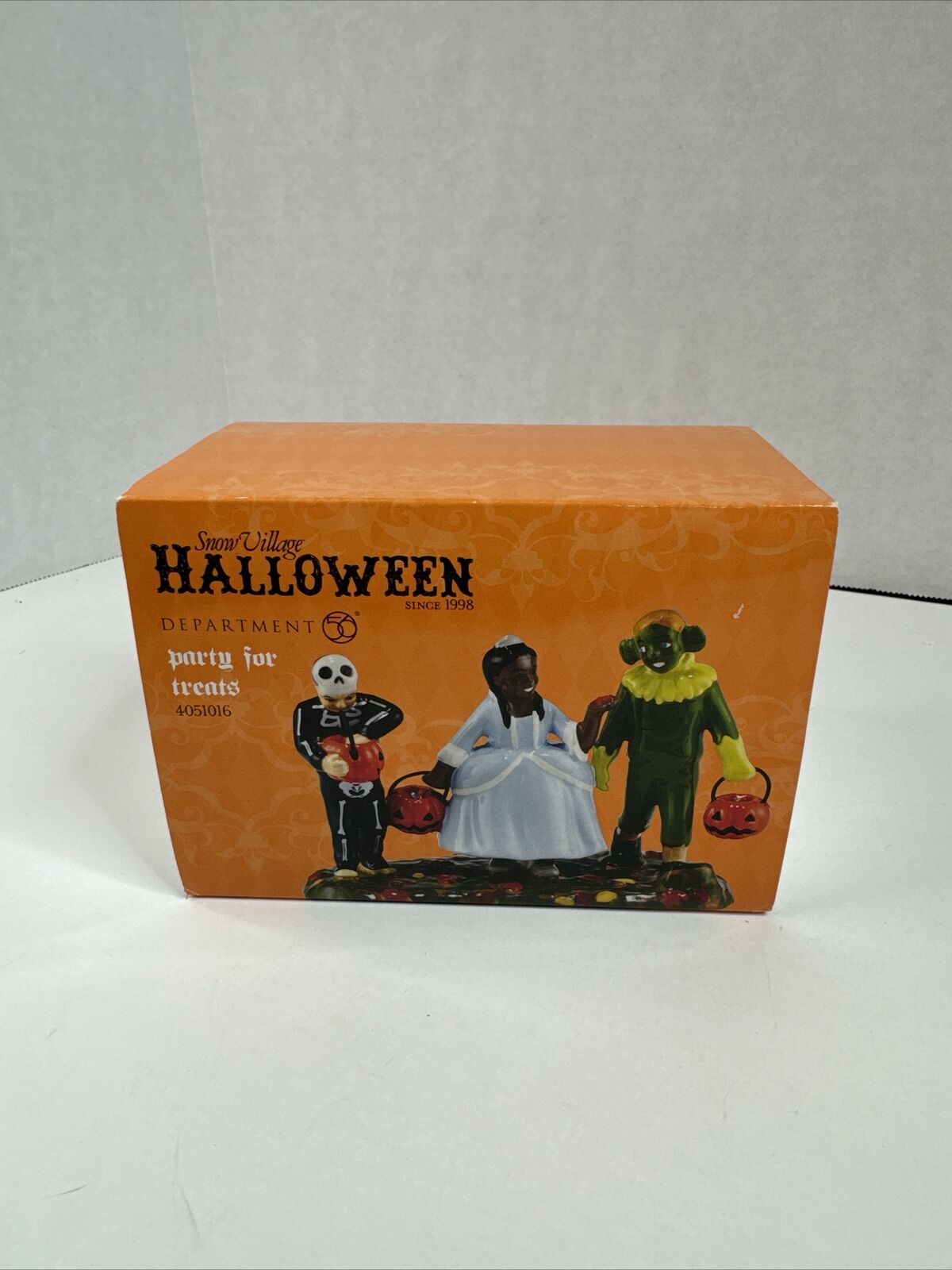Department 56 Halloween Party For Treats Figurine Snow Village Retired Very Rare