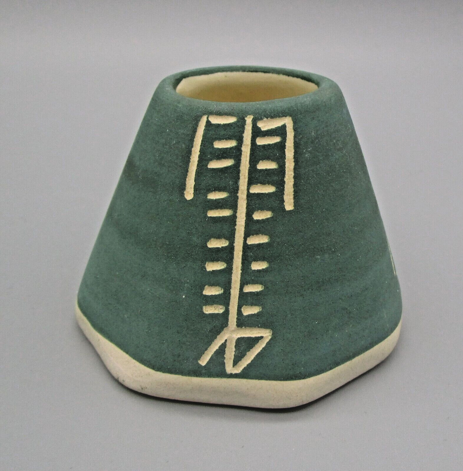 SIOUX POTTERY~Small 2\