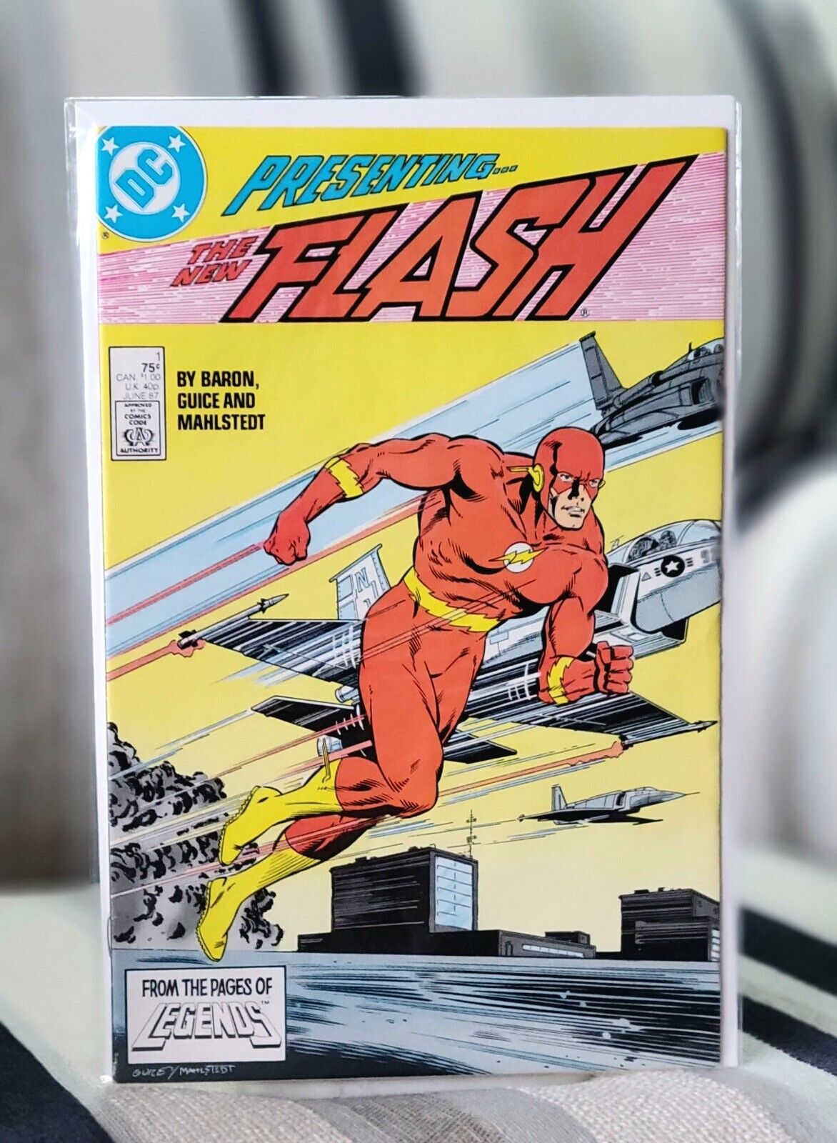 Flash #1 (1987) Vintage Key, 1st Issue of Volume 2 w Wally West as the New Flash