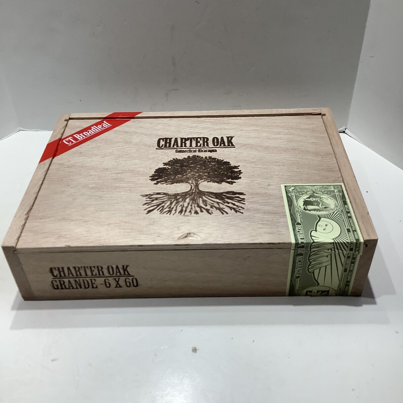Charter Oak | CT Broadleaf Grande 6x60 Wood Cigar Box 10x6x2 Empty, Excellent