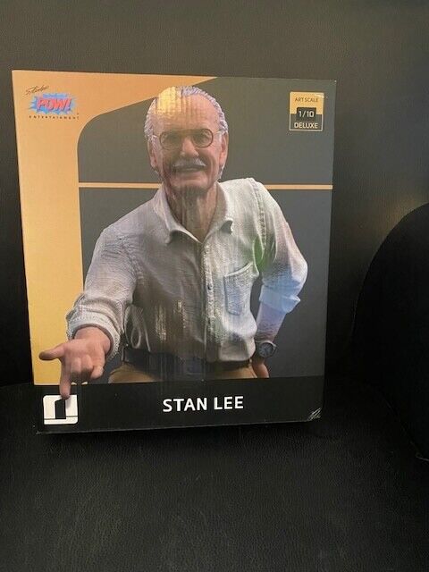 Iron Studios Stan Lee Deluxe Art Scale 1/10 Scale Polystone Statue New in box