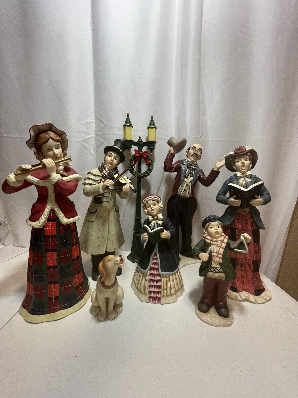 Vtg. 8 Piece Handpainted Handcrafted Porcelain Outdoor Christmas Choir Set