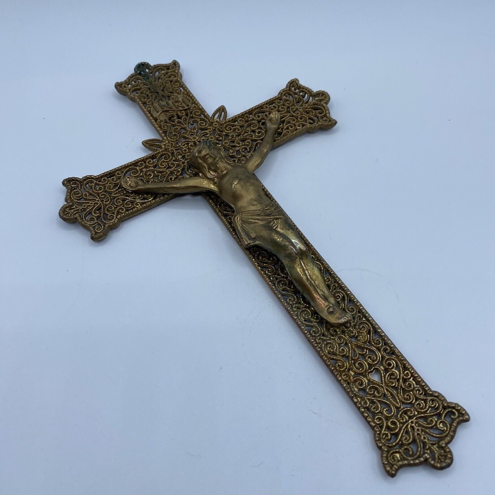 VTG Ornate Filigree Brass/ Gilded Metal Wall Hanging Crucifix INRI  As-Is **READ