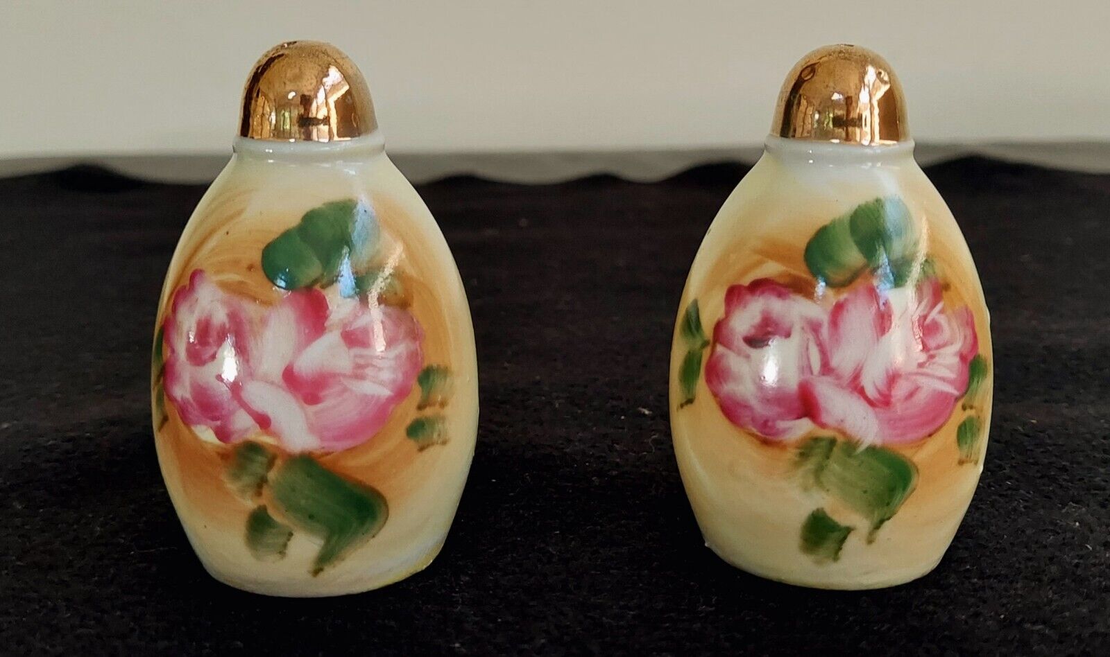 Vintage Handpainted Porcelain Fairway Japan Rose Flower Salt & Pepper Shakers.