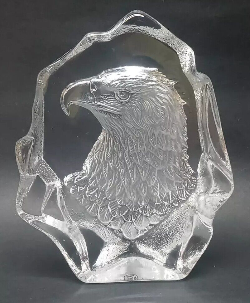 American Eagle Sculpture Art Glass Reverse Carved Paperweight. Unmarked, China