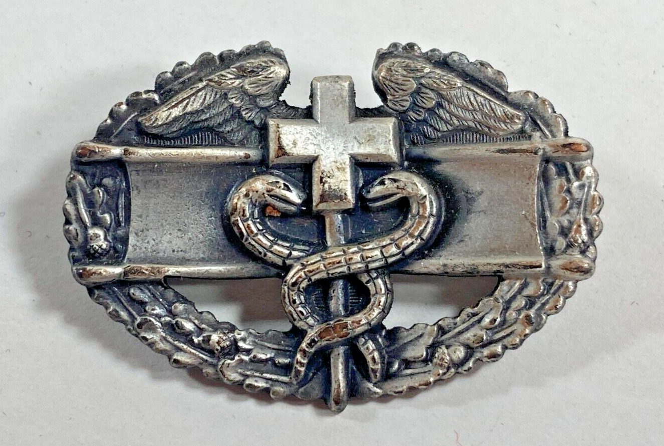 WW2 US Army Military Combat Medic Badge CMB Pin Insignia Award Sterling