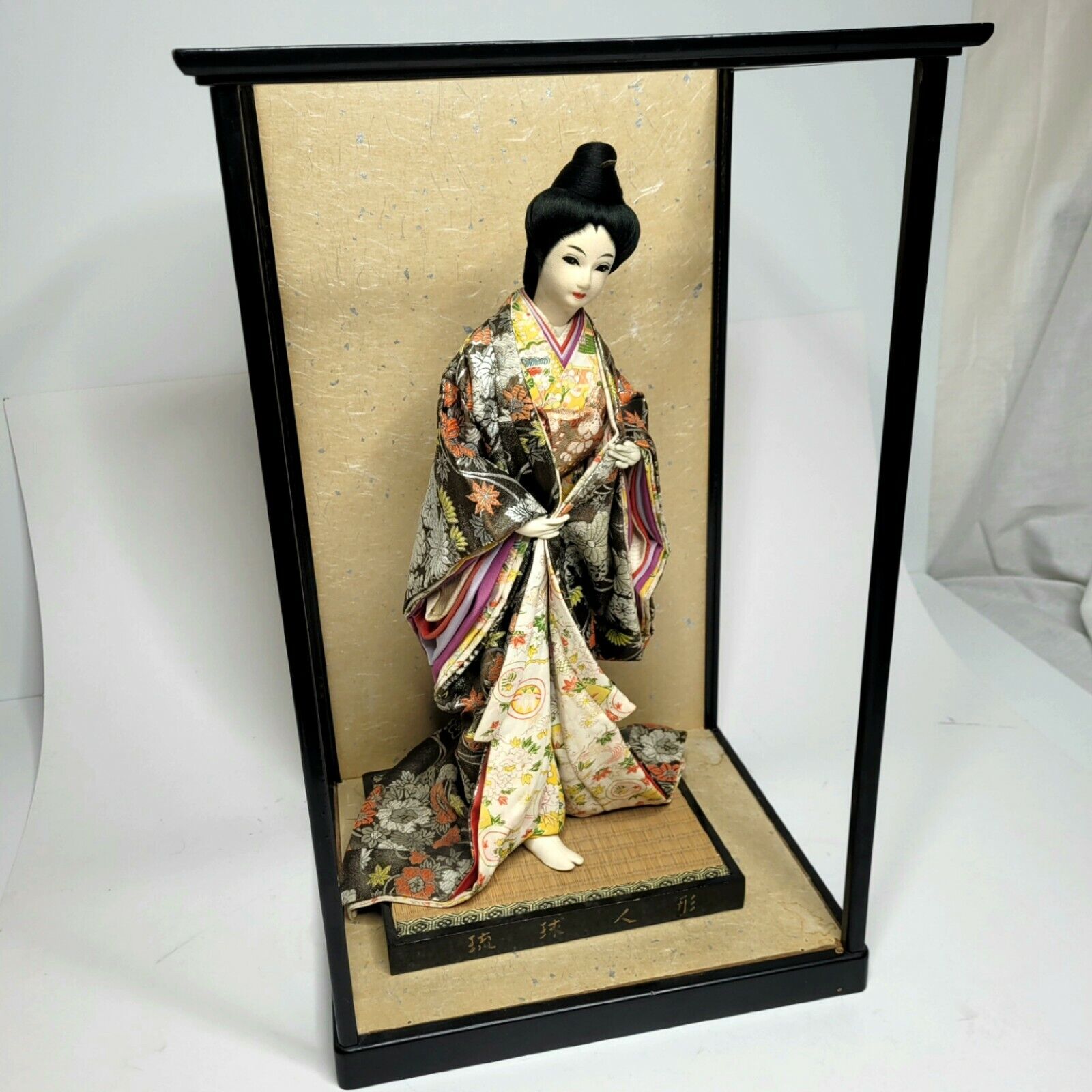 Vintage Collectable Japanese Geisha 17.5 Inch Tall w/ Beautiful Komodo
