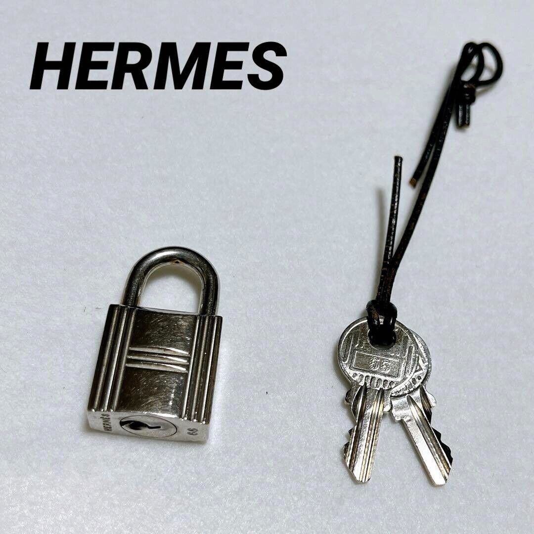 Authentic HERMES Set of Padlock & Key Cadena Silver-Tone Bag Accessories Charm 