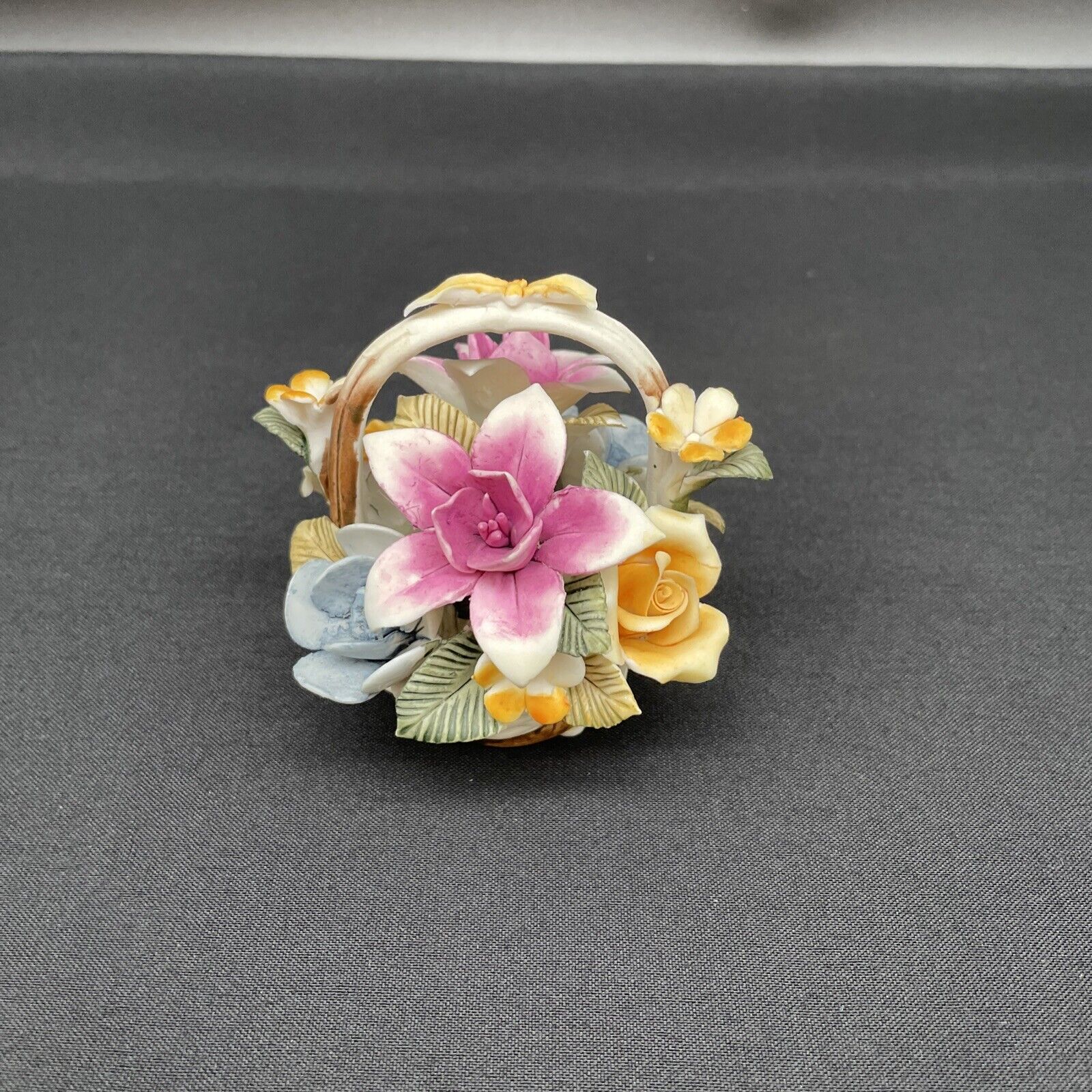 VTG Porcelain multicolor Capodimonte Like  Flowers In Basket, 4x3