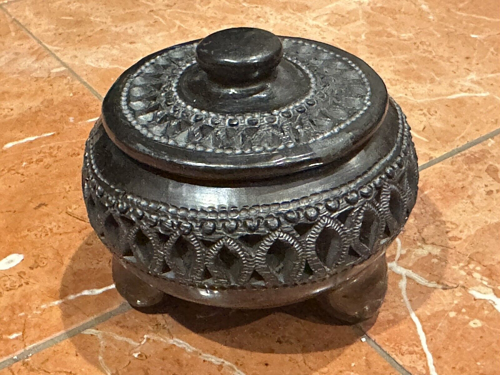 Dona Rosa Oaxacan Mexico Black Pottery Footed Trinket Box Lid Signed 4.5\