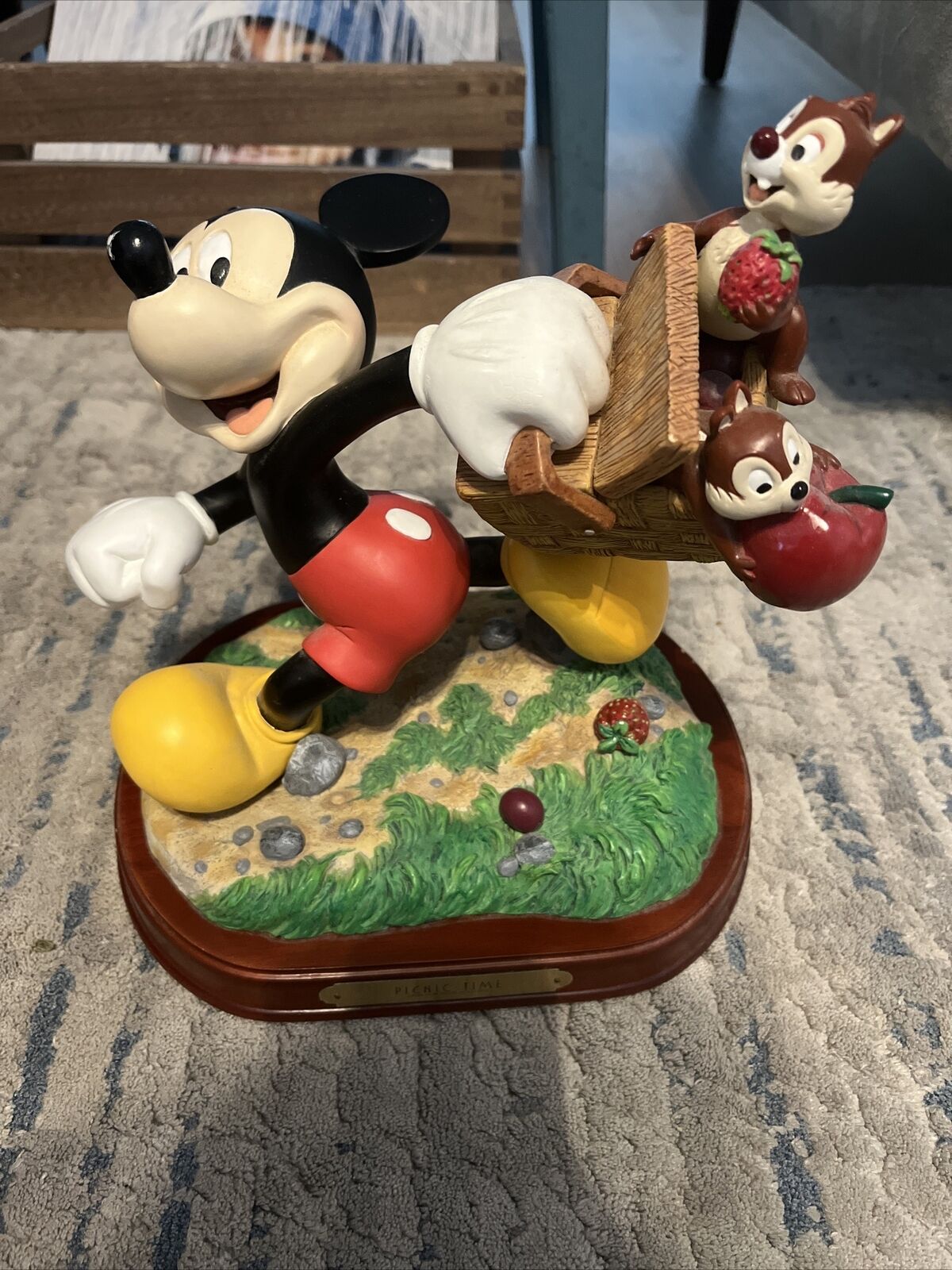Chip And Dale Mickey Picnic Time Big Figure Autographed Disney 850 LE