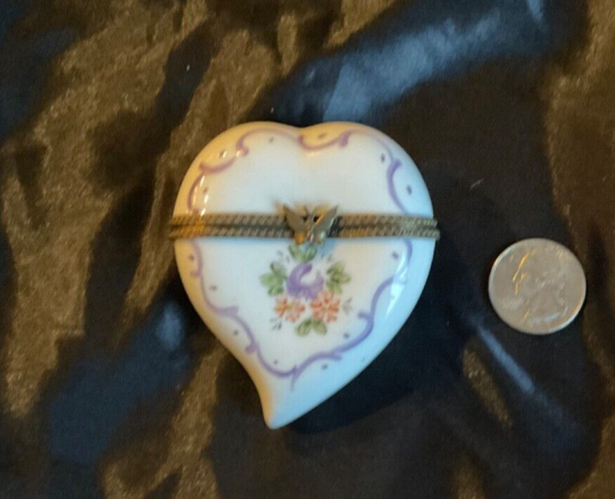 Vintage Limoges France Rochard flower heart Trinket box.Authentic