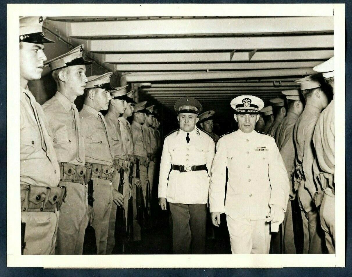 BRAZILIAN WAR MINISTRY ENRIQUE G DUTRA INSPECTS US NAVY SHIP 1944 Photo Y 138
