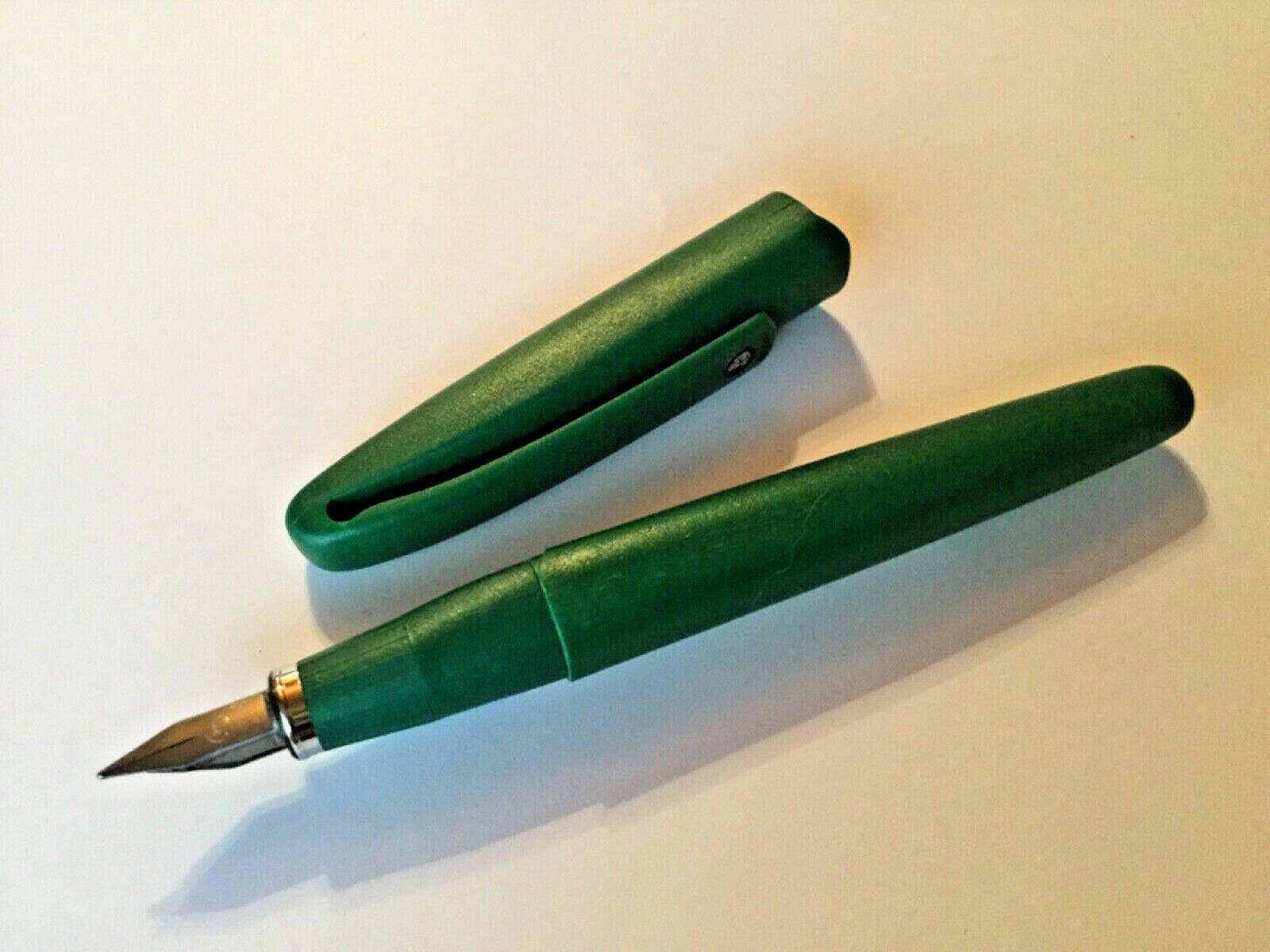 ***START USD 199***  Rare PELIKAN Colani fountain pen, green