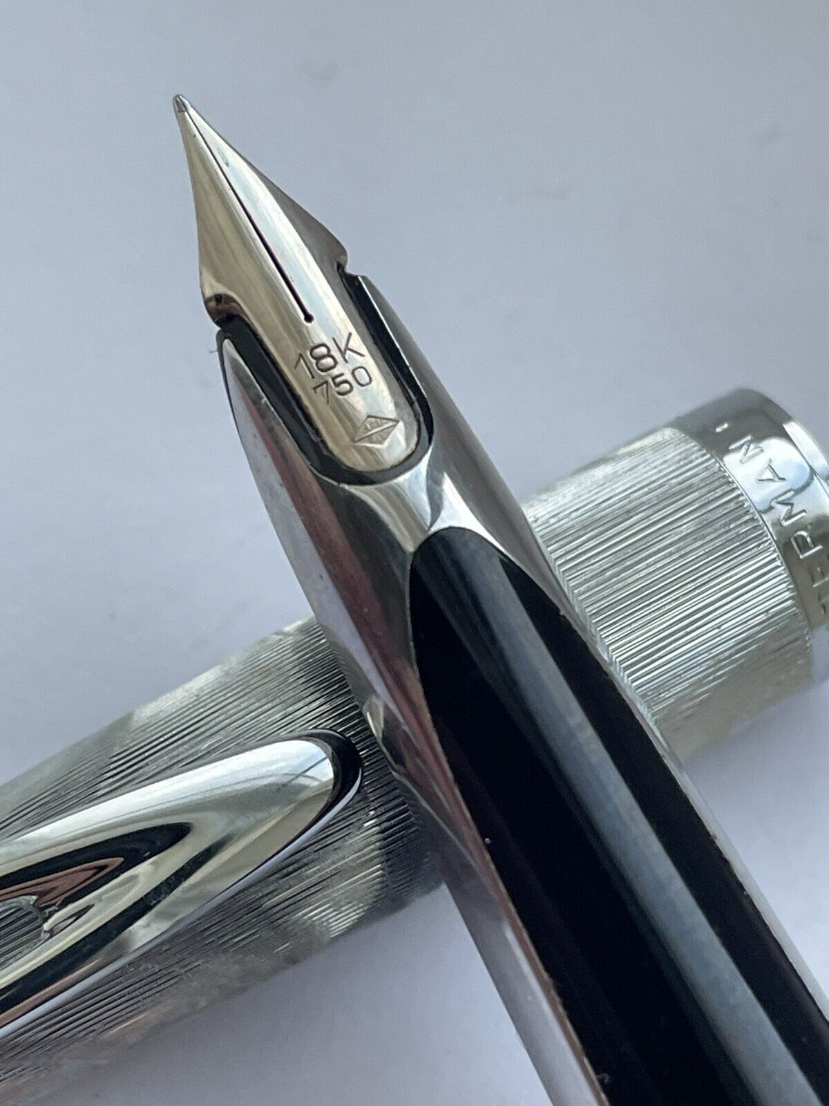 VTG Waterman C/F Moire Chrome Plated Fountain Pen 18k 750 Gold Nib France