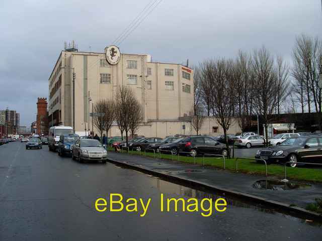 Photo 6x4 House of Sher Glasgow Massive discount warehouse by the M8 on t c2008