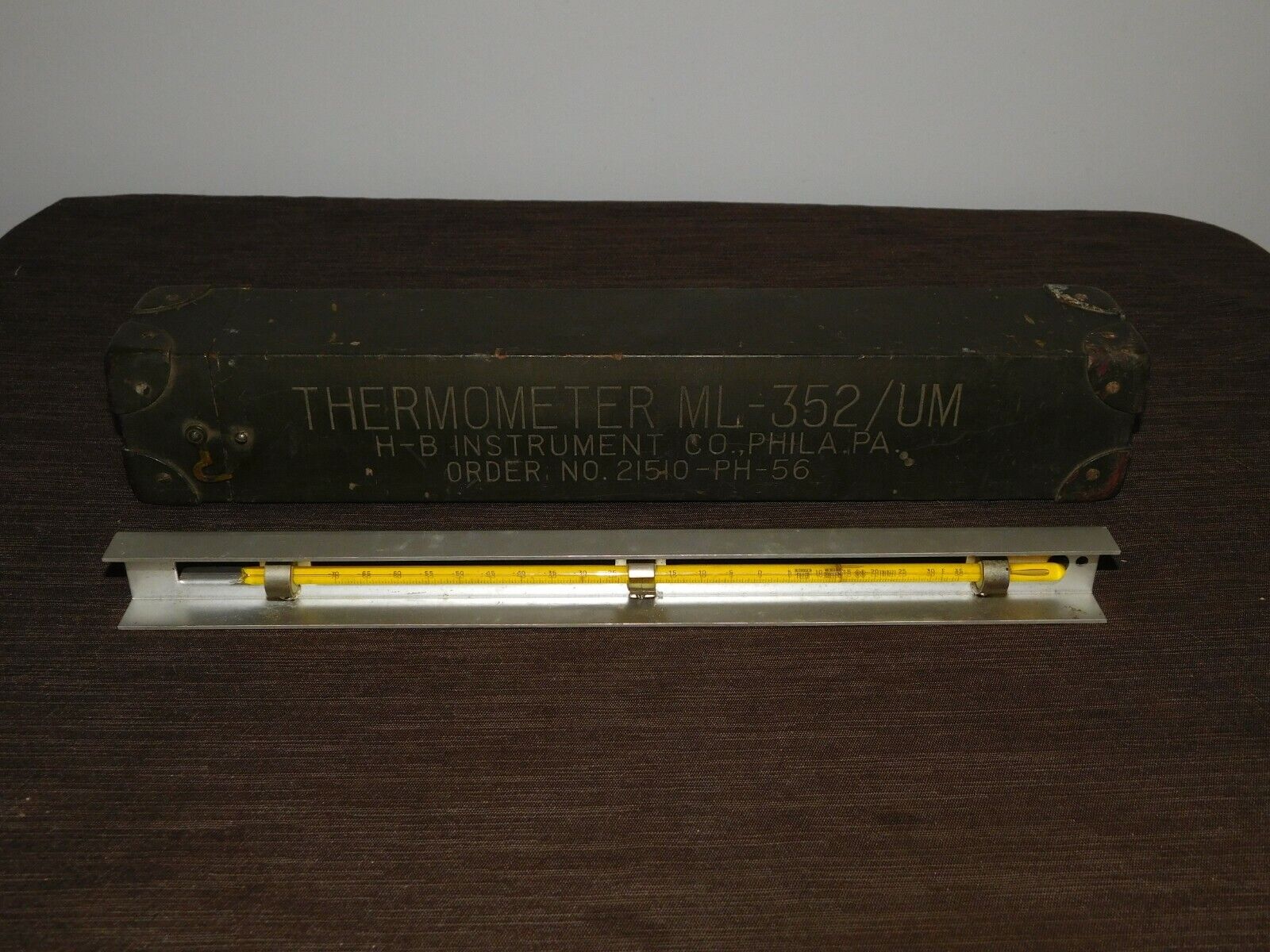 VINTAGE US ARMY H-B INSTRUMENT CO MILITARY THERMOMETER ML-352/UM in WOOD BOX