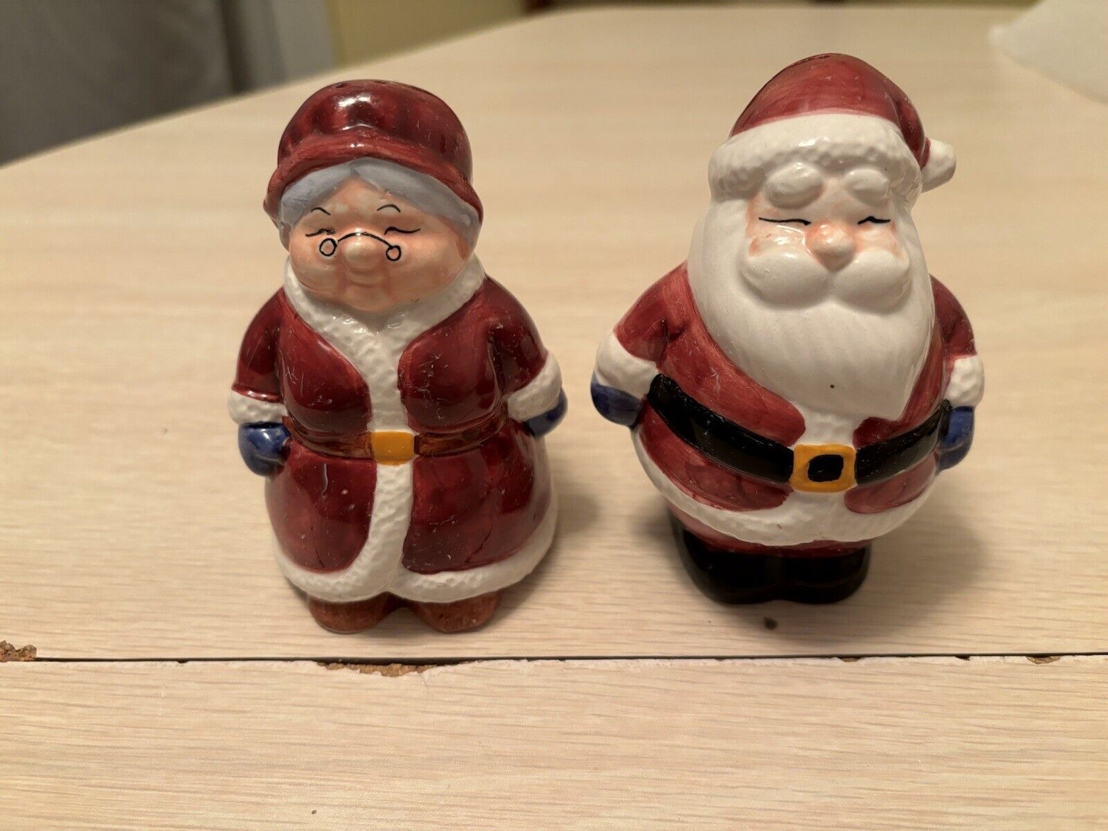 Santa & Mrs Claus Salt And Pepper Shakers 2000 Publix Issue