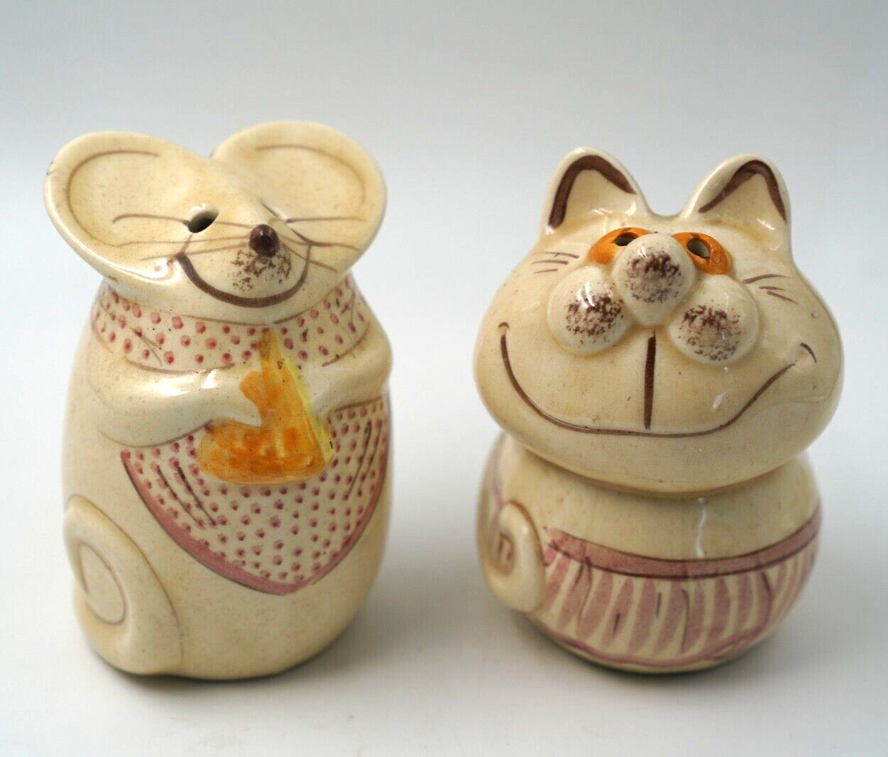 NS Gustin Co Pottery Cat Cheese Shaker Ceramic Smiling Kitty Vintage dry stopper