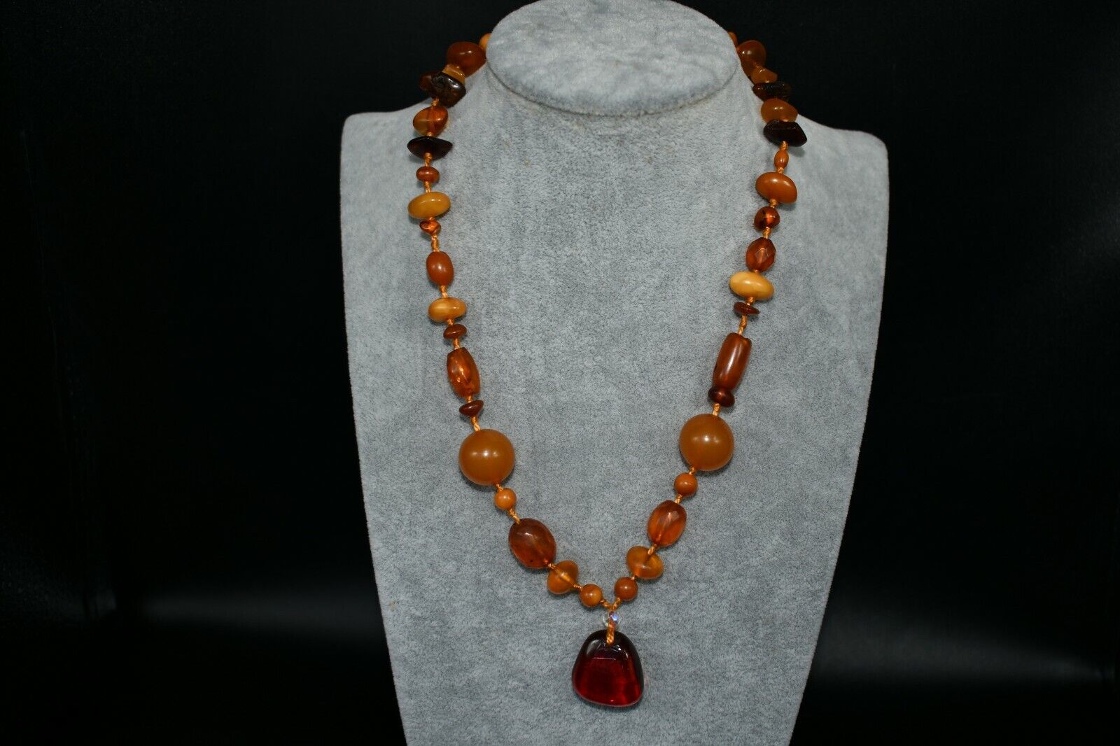 Beautiful Authentic Vintage Baltic Egg Yolk Amber Necklace Weighing 20.0 Grams