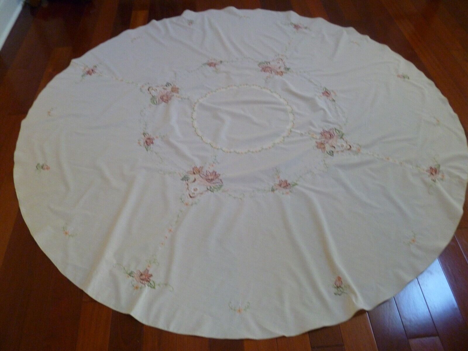 Round Tablecloth Light Beige with Floral Embroidery 64\