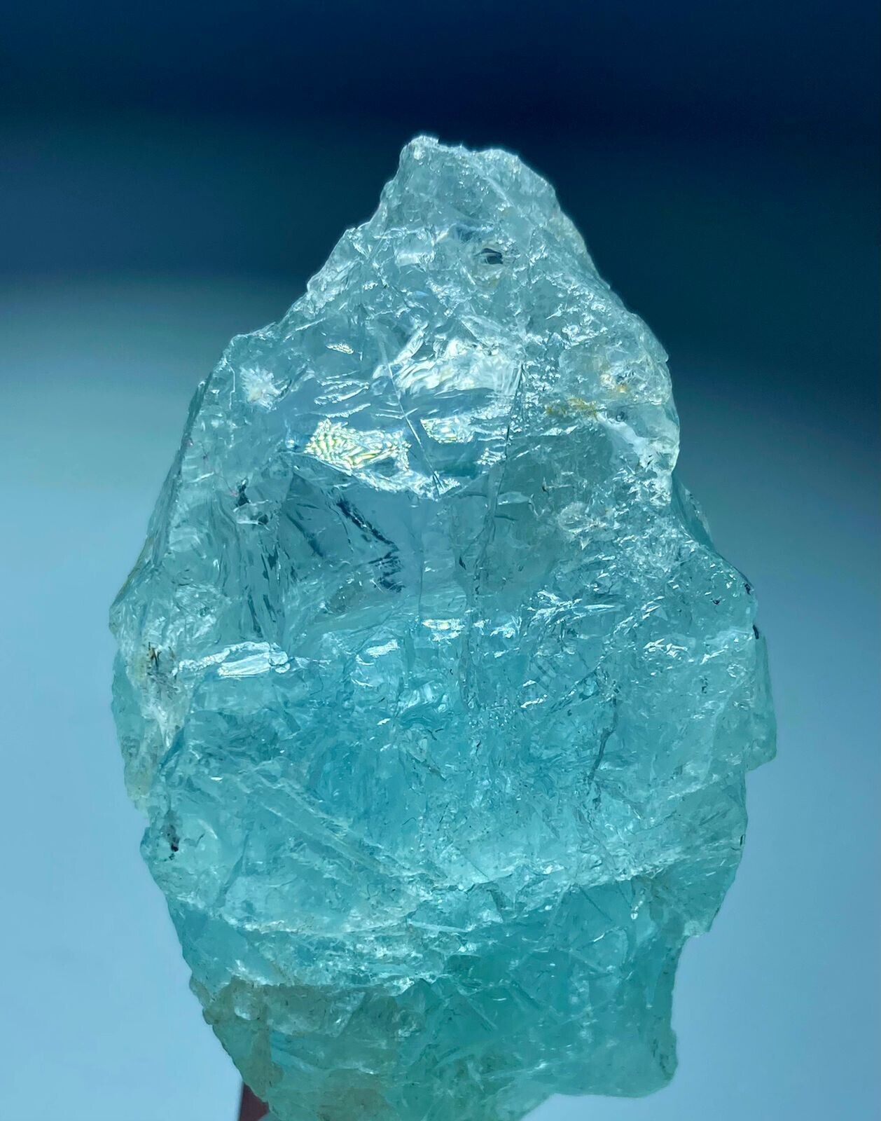  Beautiful Natural Sky  Blue Aquamarine Crystal from Afghanistan 450 Carat