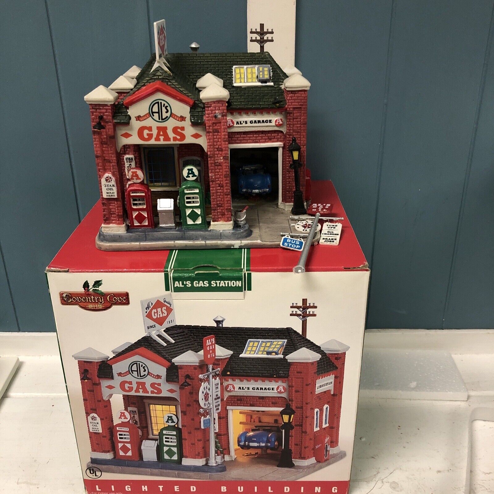 Retired Lemax Coventry Cove Al’s GAS STATION Christmas Village 65366 READ
