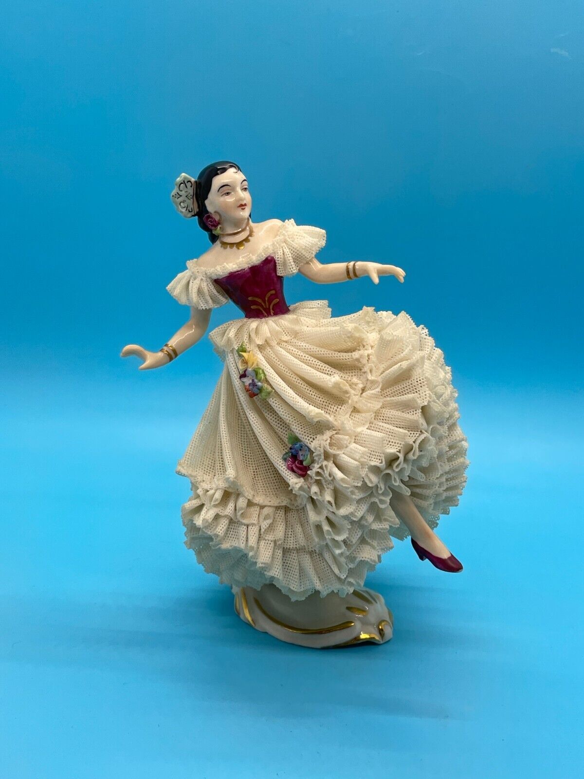 1907-1949 Dresden Muller-Volkstedt Hand Painted Lace Flamenco Dancer – Exquisite