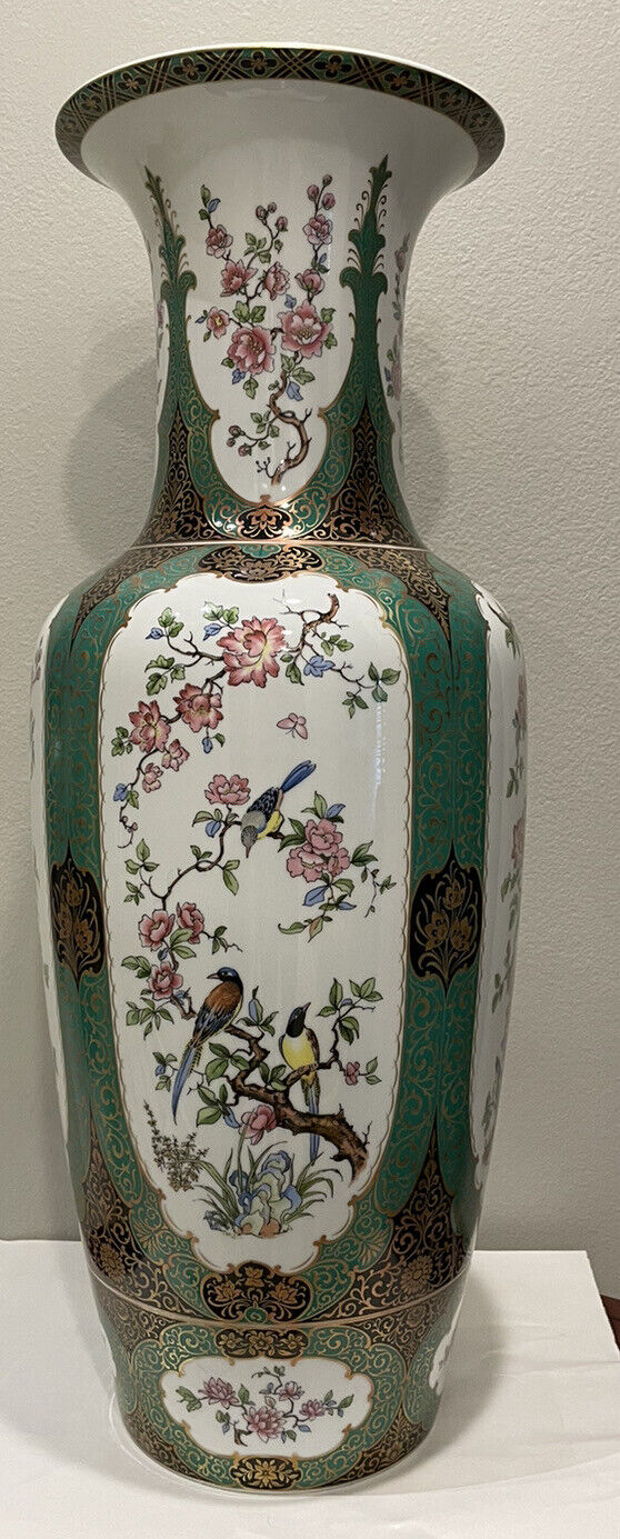Kaiser Germany Porcelain Vase