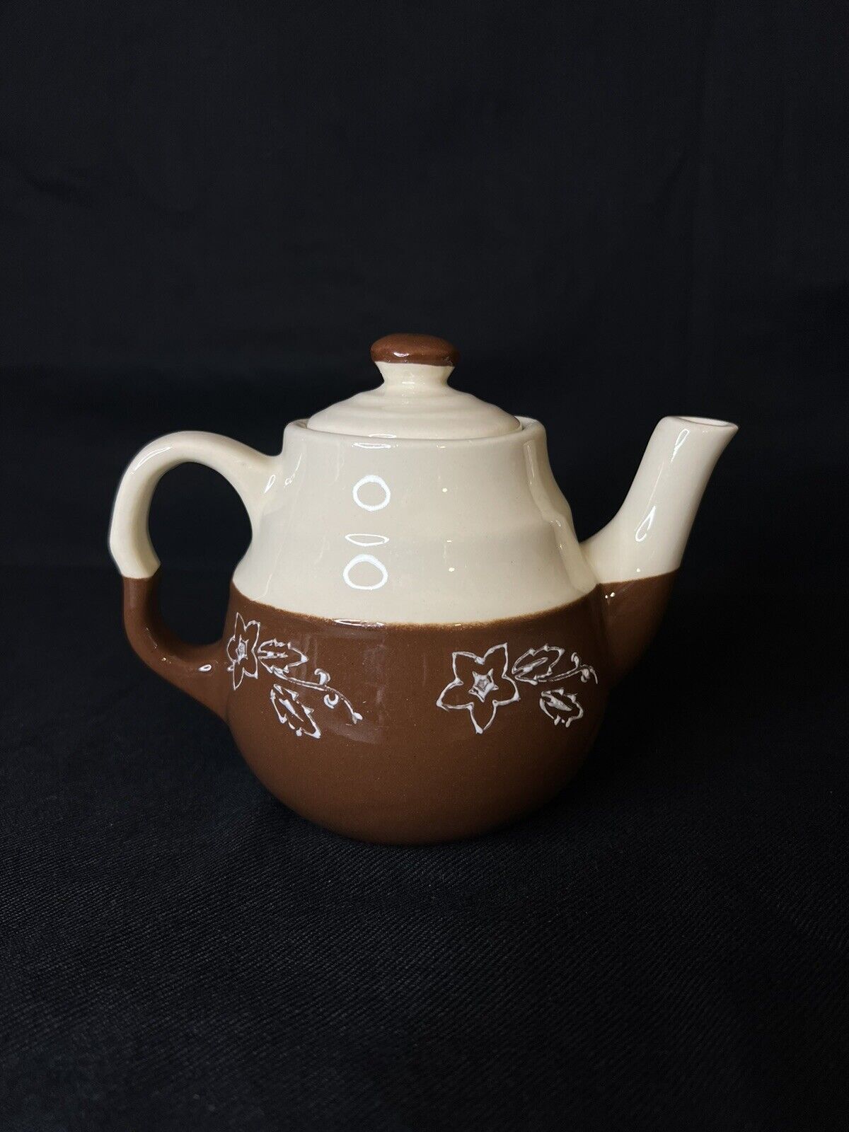 Vintage 1940s Universal Oxford Stoneware Teapot, Brown and Cream Snowdrop Flower