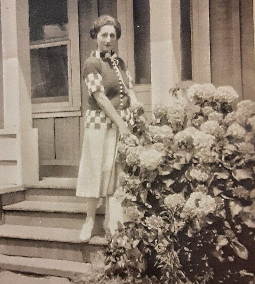 Vintage Old 1920's Photo of Woman Wears Checkered Sweater Hydrangea Flowers 💥