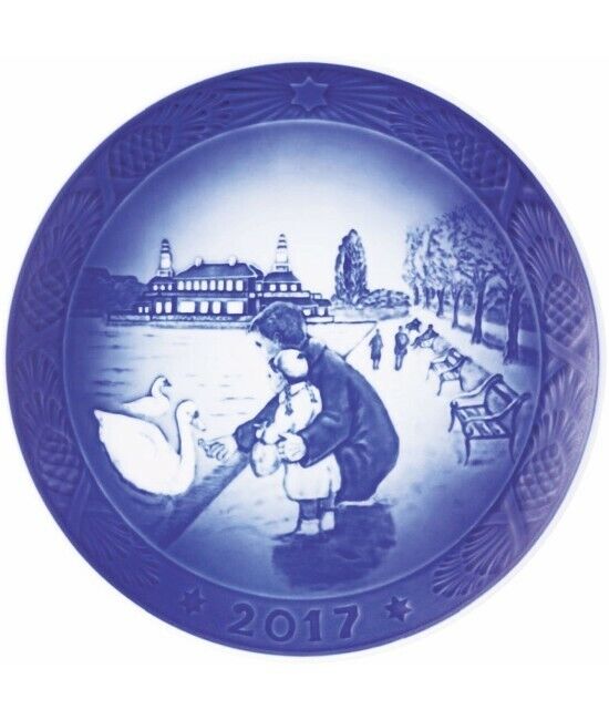 2017 Royal Copenhagen  Christmas Plate  NEW Mint  NIB