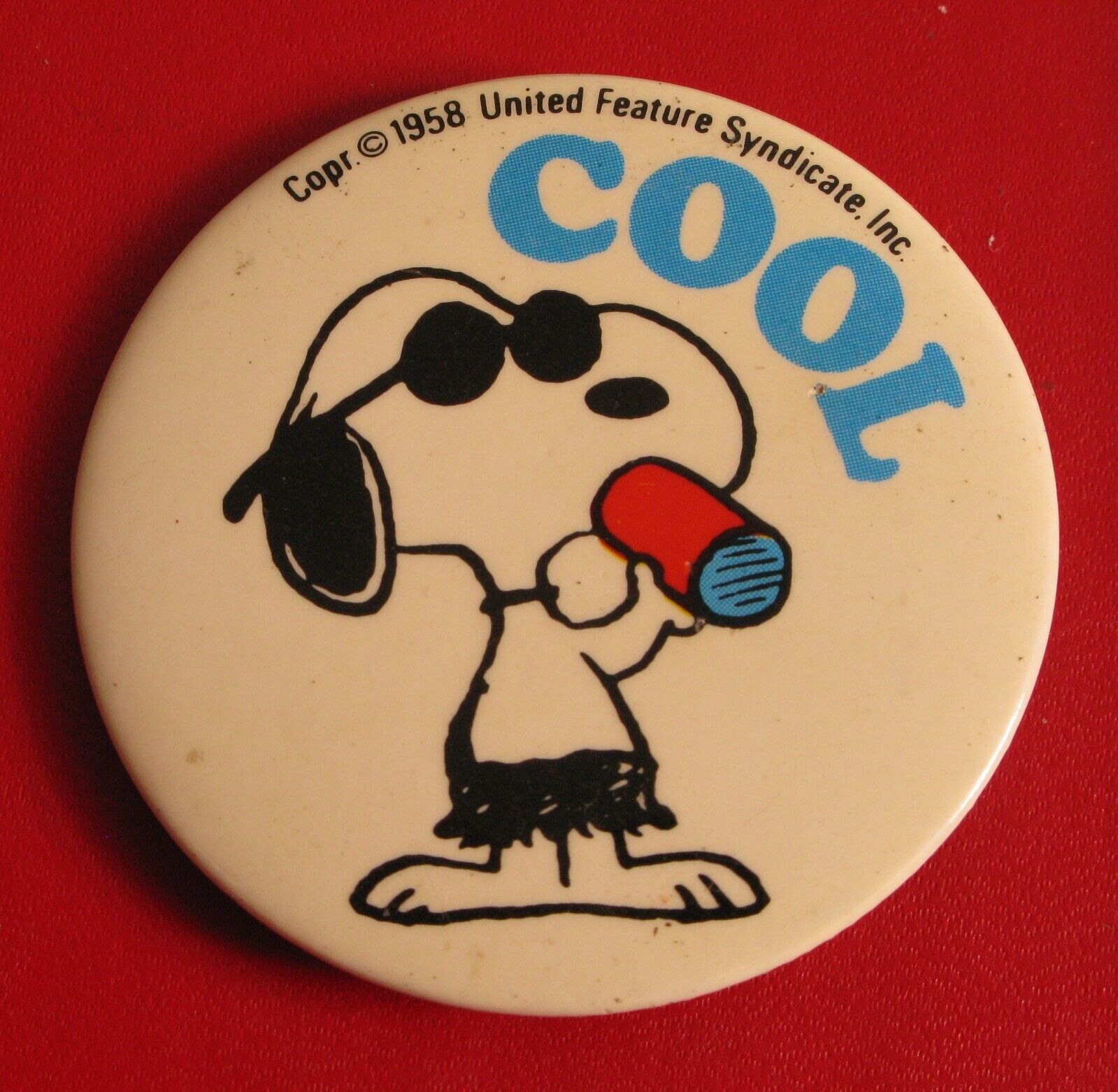 VINTAGE 1958 SNOOPY BUTTON PIN CHARLES SCHULTZ ULTRA COOL 