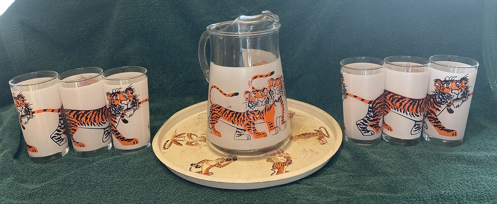 Vintage 1960s Esso Exxon Tiger in your Tank, Pitcher, Six Glasses and Tray