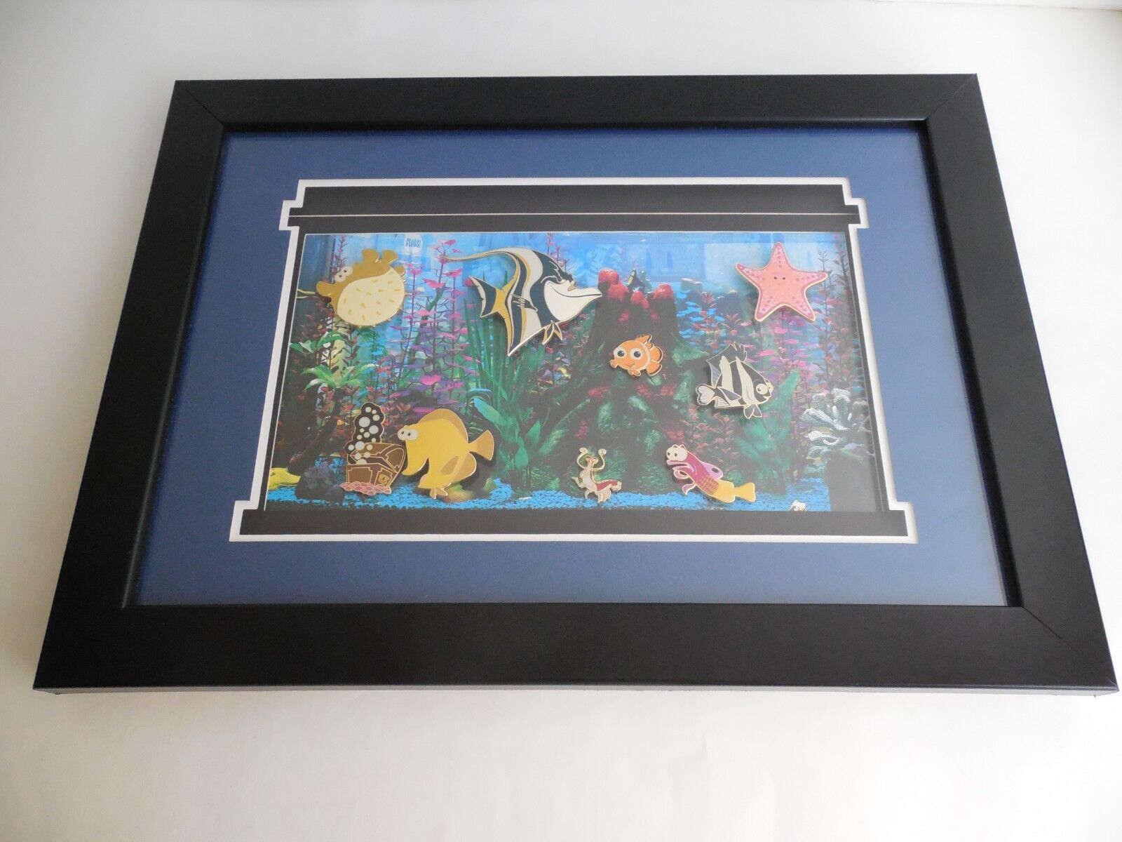 Disney Pixar Finding Nemo Fish Tank Gang Framed Pin Set Walt Disney World 43514
