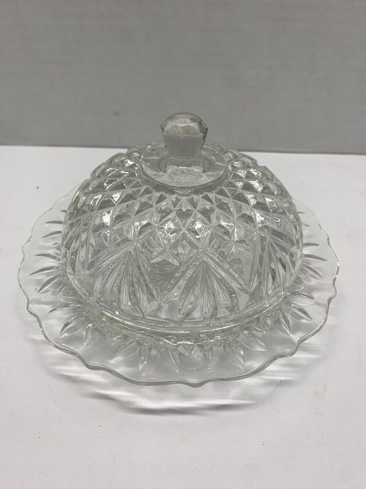BEAUTIFUL Vintage Round Cut Glass Butter/ Cheese Dish with Domed Lid - LOOK